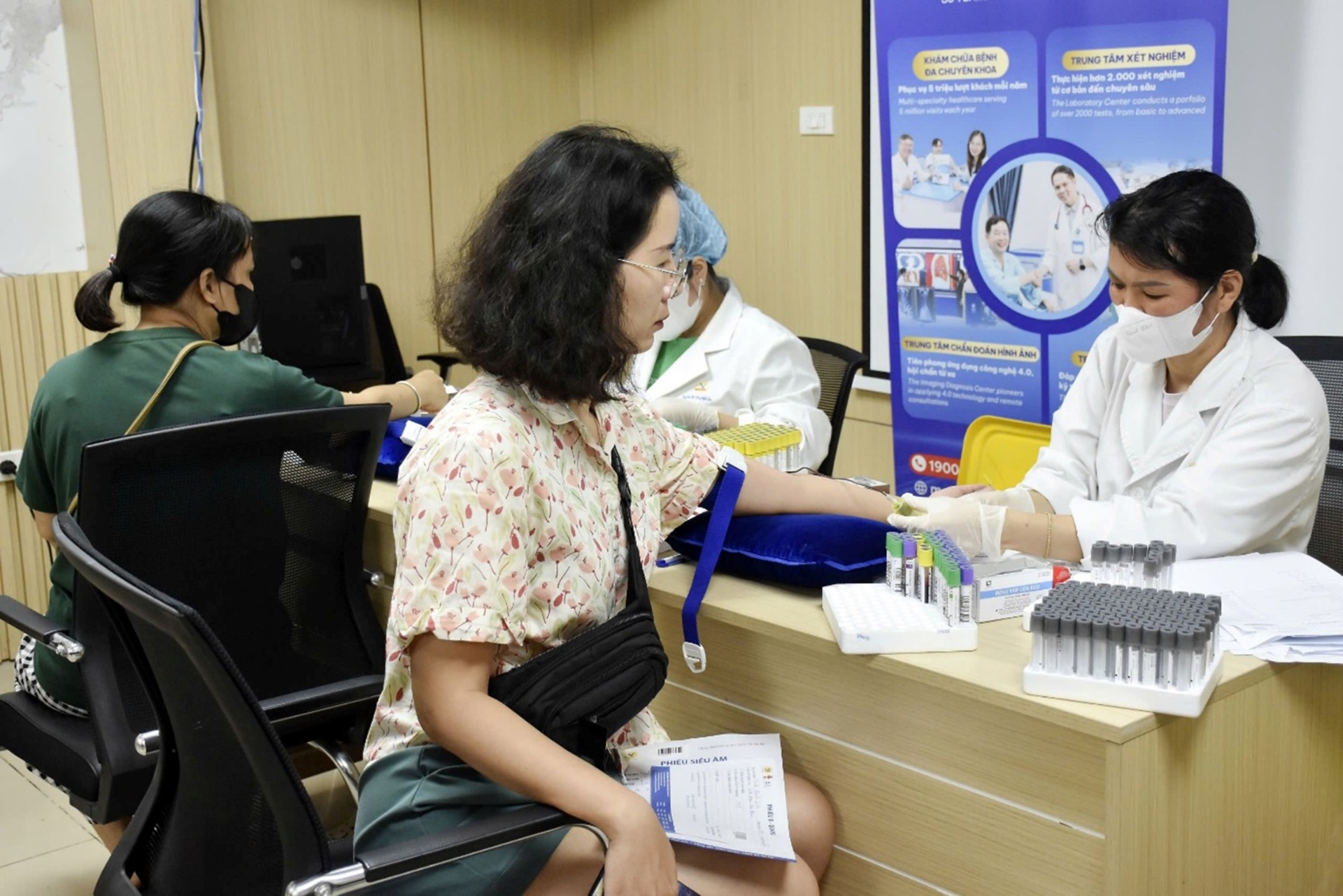 Một số gợi mở xây dựng và hoàn thiện pháp luật Việt Nam về bảo vệ sức khỏe tinh thần cho người lao động tại nơi làm việc