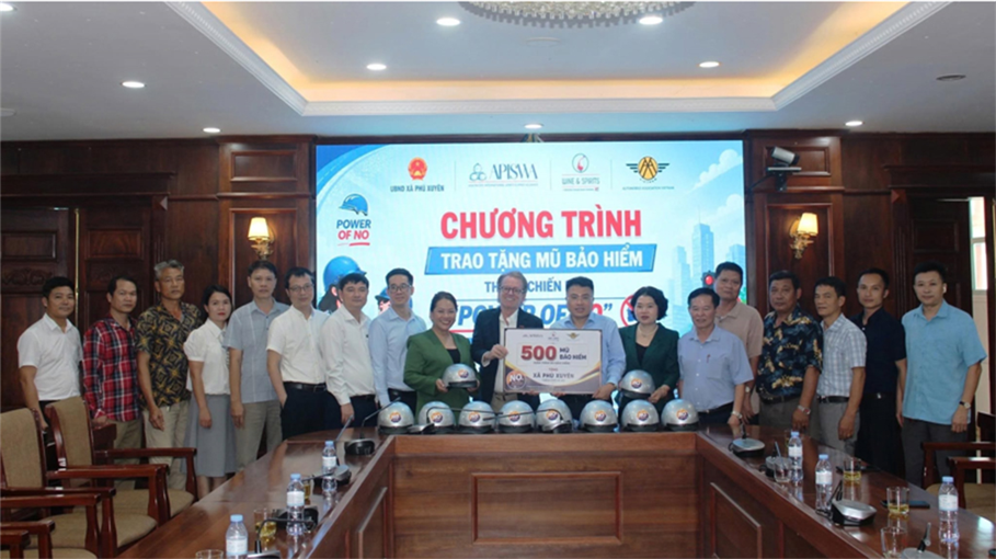 AA Vietnam and Partners Donate 1,000 Helmets to Young People in Hanoi under the “Power of No” Campaign