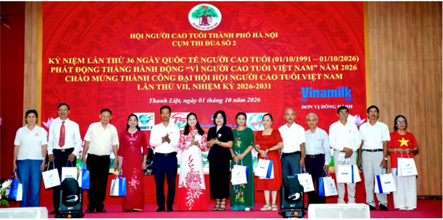 Vinamilk Sure nghĩa tình trọn vẹn với người cao tuổi cả nước